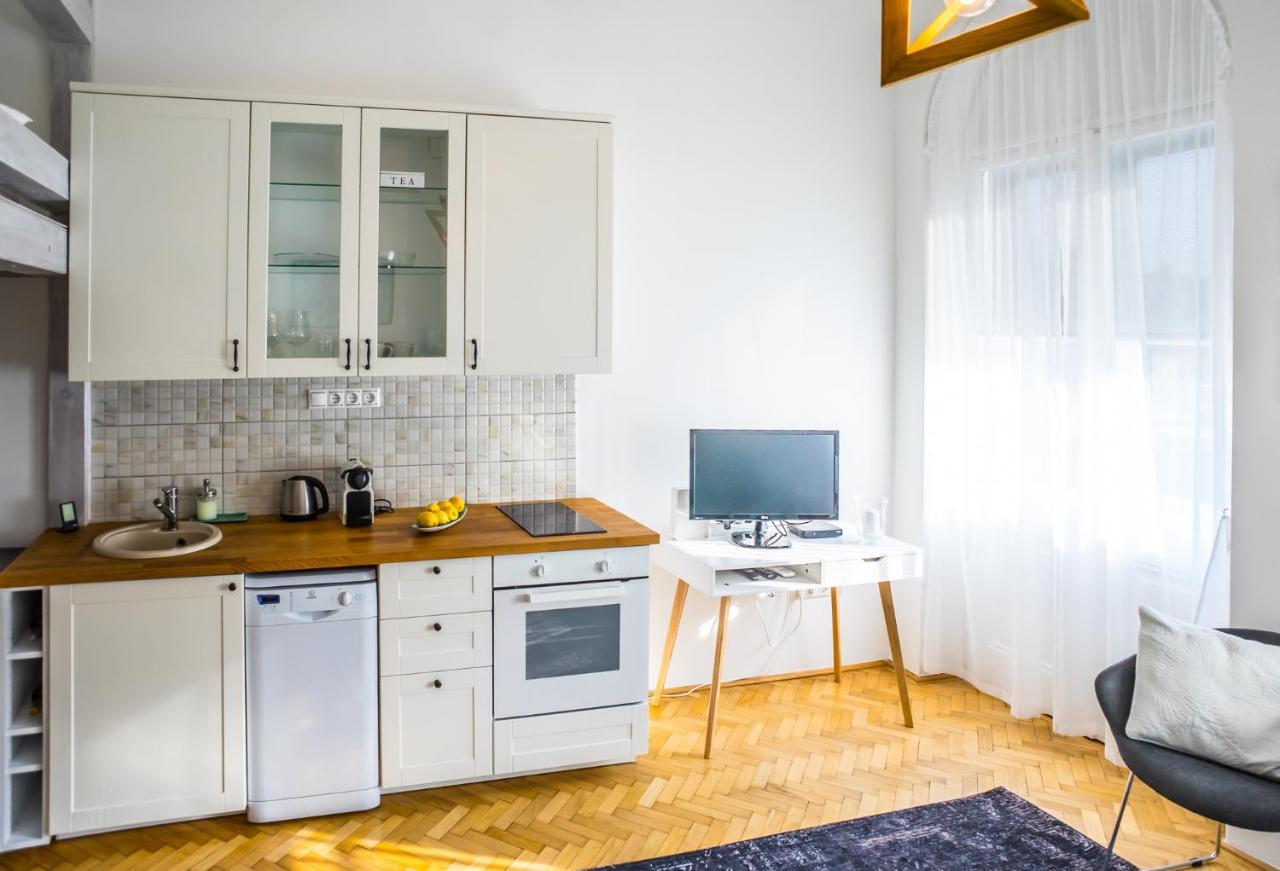 Ybl Apartment City Center Székesfehérvár Buitenkant foto